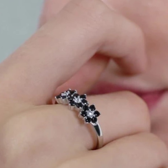 New Black Spinel Diamond Sterling Silver Ring - Picture 4 of 4